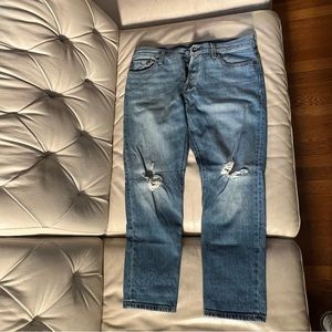 MOVING SALE! Levi’s relaxed jeans